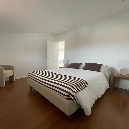 3 Olives House - By 3 Marias