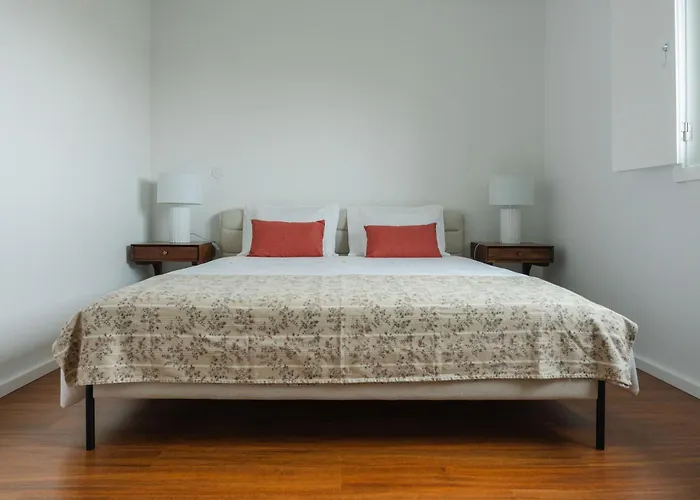 3 Olives House - By 3 Marias